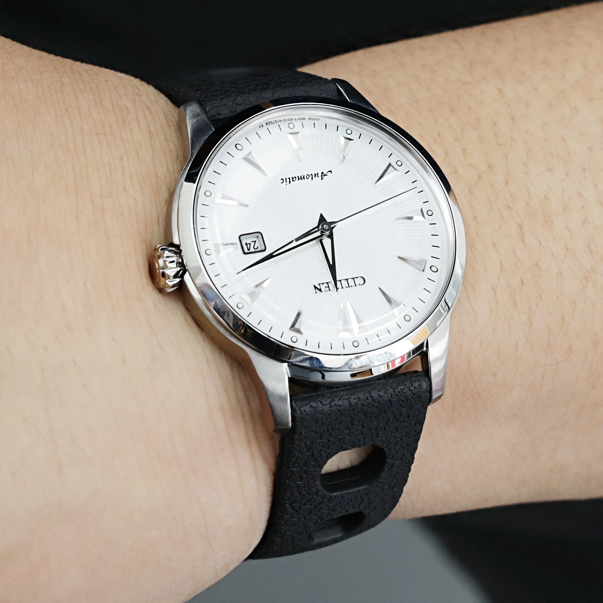 20mm Black Retro Large Holes Rally Tapered Rubber watch band
