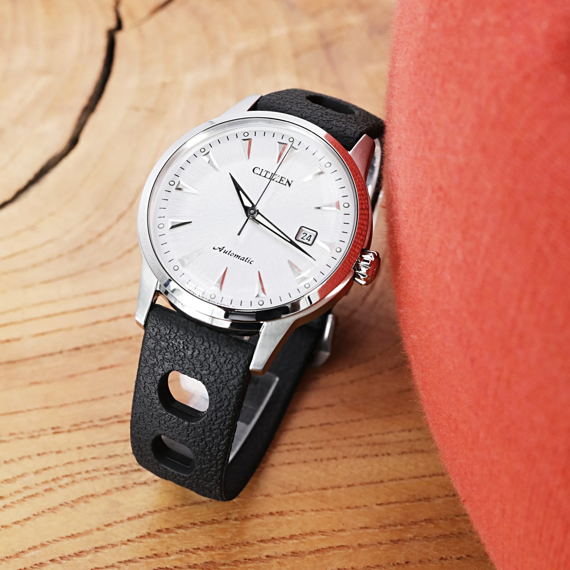 20mm Black Retro Large Holes Rally Tapered Rubber watch band