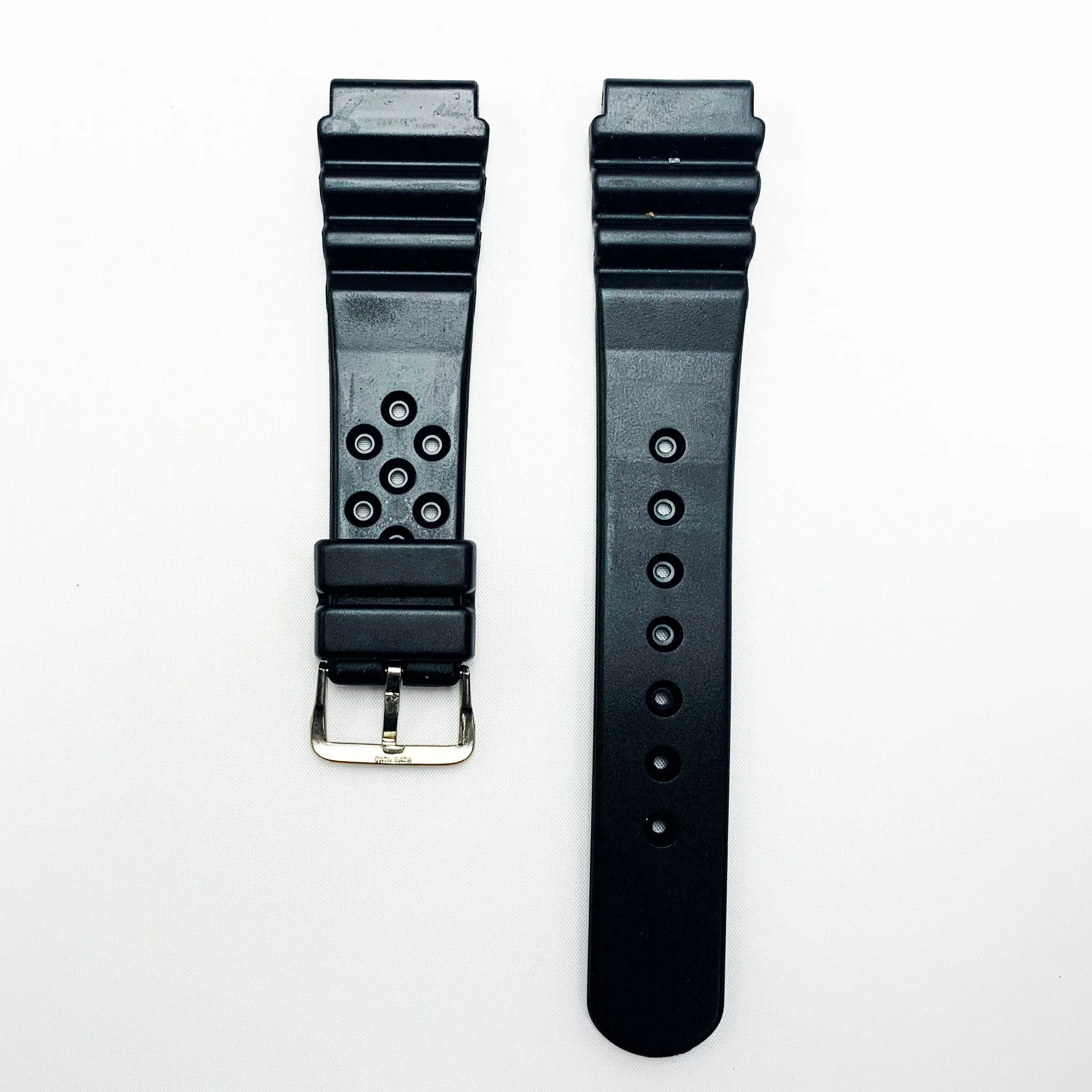 22 MM PVC Zig Zag Style Watch Band Black Color Quick Release Regular Size Watch Strap