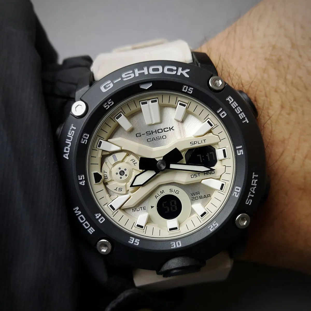 Casio - G-Shock - GA-2000WM-1ADR